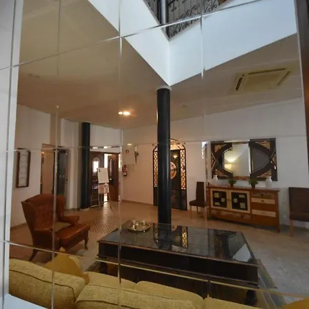 Montesión Hotel *